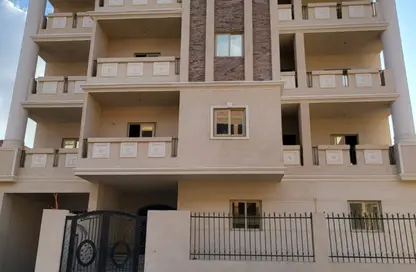 Apartment - 3 Bedrooms - 2 Bathrooms for sale in Bait Alwatan - The 5th Settlement - New Cairo City - Cairo