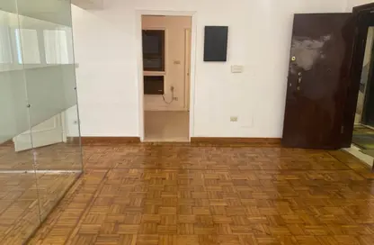 مساحات مكتبية - استوديو - 2 حمامات للايجار في شارع محمد مظهر - الزمالك - القاهرة