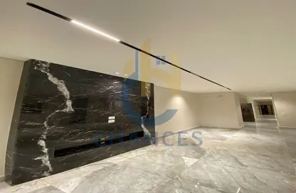 Apartment - 4 Bedrooms - 2 Bathrooms for sale in West Golf - El Katameya Compounds - El Katameya - New Cairo City - Cairo