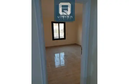 Apartment - 2 Bedrooms - 1 Bathroom for rent in Zahraa Al Maadi St. - Degla - Hay El Maadi - Cairo