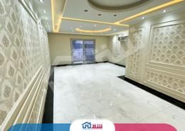 شقة - 3 غرف نوم - 3 حمامات for للايجار in شارع شعراوي - لوران - حي شرق - الاسكندرية