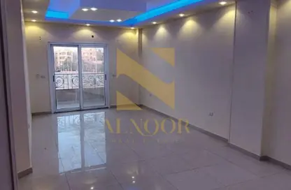 Apartment - 3 Bedrooms - 2 Bathrooms for rent in The Gate Plaza Mall - 10th District - Sheikh Zayed City - Giza
