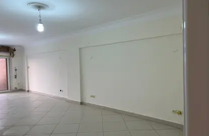 Apartment - 3 Bedrooms - 2 Bathrooms for sale in Nasr City - Cairo
