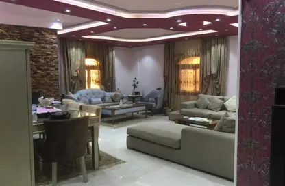 شقة - 3 غرف نوم - 3 حمامات للبيع في طريق بلبيس - خط 10 - الحي الثالث - مدينة العبور - القليوبية