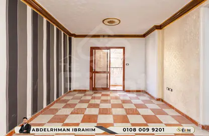Apartment - 3 Bedrooms - 1 Bathroom for sale in Mahmoud Al Essawy St. - Miami - Hay Awal El Montazah - Alexandria