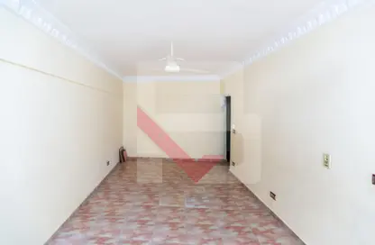 Apartment - 2 Bedrooms - 1 Bathroom for sale in Bolkly - Hay Sharq - Alexandria