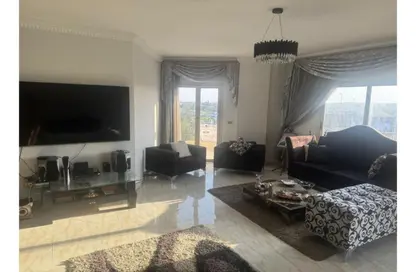 شقة - 3 غرف نوم - 2 حمامات للبيع في محور السادات - محلية 12 - الحي الاول - مدينة العبور - القليوبية