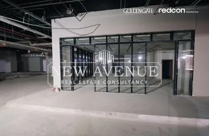 Retail - Studio - 1 Bathroom for sale in Golden Gate - South Teseen St. - The 5th Settlement - New Cairo City - Cairo
