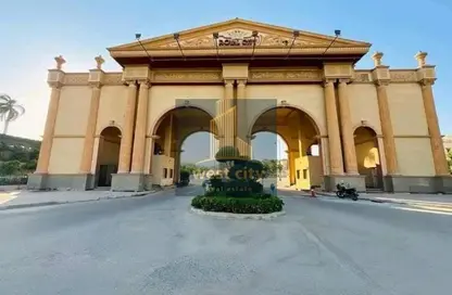 Villa - 5 Bedrooms - 5 Bathrooms for sale in Royal City - Sheikh Zayed Compounds - Sheikh Zayed City - Giza