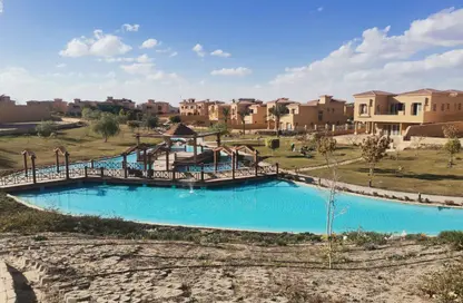 فيلا - 6 غرف نوم - 6 حمامات للبيع في رويال ميدوز - كمبوندات الشيخ زايد - الشيخ زايد - الجيزة