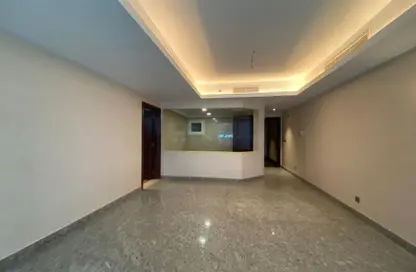 Apartment - 5 Bedrooms - 4 Bathrooms for sale in Cornish El Nile St. - Maadi - Hay El Maadi - Cairo