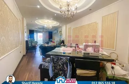 Apartment - 3 Bedrooms - 2 Bathrooms for sale in Sant Giyn St. - Kafr Abdo - Roushdy - Hay Sharq - Alexandria