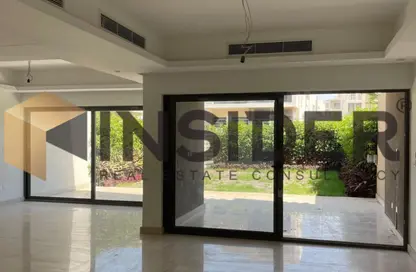 تاون هاوس - 3 غرف نوم - 4 حمامات للايجار في ساحة الفيلا - فيفث سكوير - التجمع الخامس - مدينة القاهرة الجديدة - القاهرة