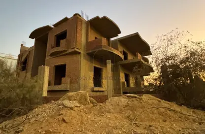 Villa - 4 Bedrooms - 3 Bathrooms for sale in West Golf Extension - El Katameya Compounds - El Katameya - New Cairo City - Cairo