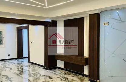 شقة - 3 غرف نوم - 3 حمامات للبيع في شارع سليمان اباظه - المهندسين - الجيزة