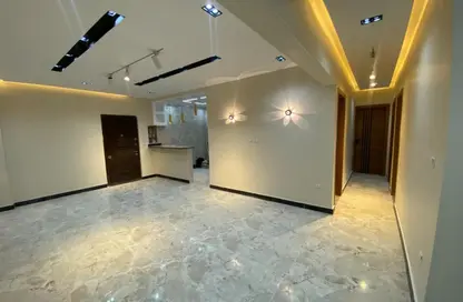 شقة - 3 غرف نوم - 1 حمام للبيع في شارع المهندس احمد كمال حمدي - الحي السادس عشر - الشيخ زايد - الجيزة