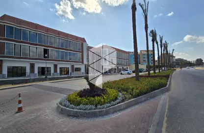Shop - Studio - 2 Bathrooms for rent in Regent's Square - 5th Settlement Compounds - The 5th Settlement - New Cairo City - Cairo