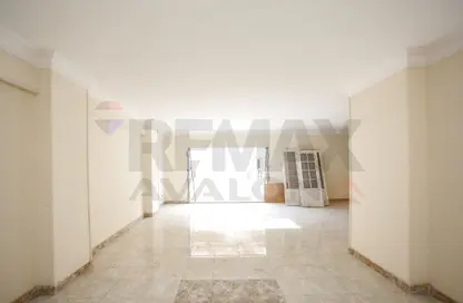 Apartment - 3 Bedrooms - 2 Bathrooms for sale in Smouha - Hay Sharq - Alexandria