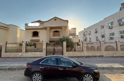 شقة - 3 غرف نوم - 3 حمامات للبيع في المجاورة الثالثة - الحي الثالث غرب - مدينة الشروق - القاهرة