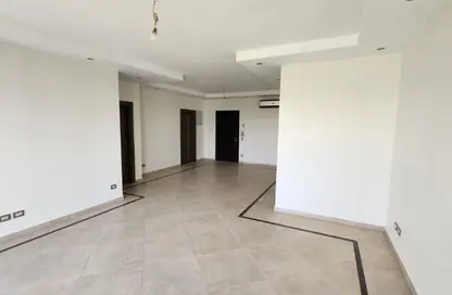 شقة - 2 غرف نوم - 2 حمامات للايجار في ذا كورت ياردز - كمبوندات الشيخ زايد - الشيخ زايد - الجيزة