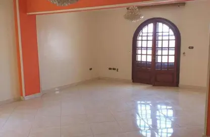 شقة - 3 غرف نوم - 2 حمامات للبيع في طريق التحرير - الحي الثاني - مدينة 6 أكتوبر - الجيزة