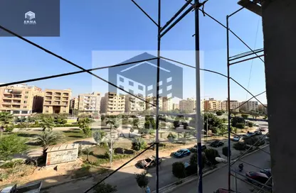 Apartment - 3 Bedrooms - 3 Bathrooms for sale in Al Narges - New Cairo City - Cairo