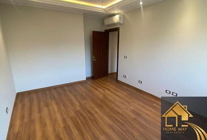 8305996 - Property Image 3