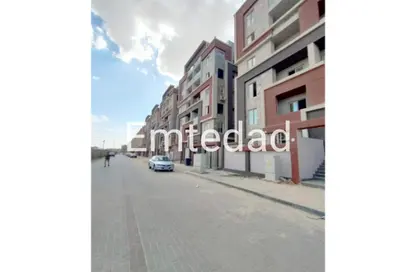 Apartment - 2 Bedrooms - 1 Bathroom for sale in Ard Gameyet Al Mostasmereen - Hadayek October - 6 October City - Giza Apartment - 2 Bedrooms - 1 Bathroom for sale in Ard Gameyet Al Mostasmereen - Hadayek October - 6 October City - Giza