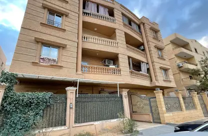 شقة - 3 غرف نوم - 2 حمامات للبيع في المجاورة الاولي - المنطقة الاولي - مدينة الشروق - القاهرة