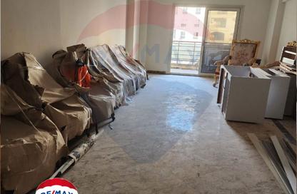 Apartment - 3 Bedrooms - 3 Bathrooms for sale in Mohamed Fawzy Moaz St. - Smouha - Hay Sharq - Alexandria