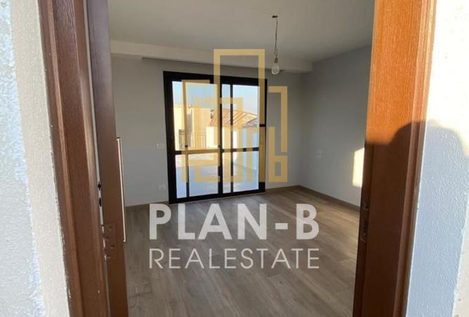 8243224 - Property Image 2