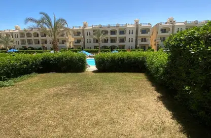 Chalet - 2 Bedrooms - 2 Bathrooms for sale in Lasirena Palm Beach - Al Ain Al Sokhna - Suez