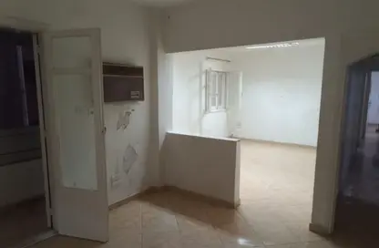 شقة - 3 غرف نوم - 1 حمام للايجار في شارع ابن الصرفي - روكسي - مصر الجديدة - القاهرة شقة - 3 غرف نوم - 1 حمام للايجار في شارع ابن الصرفي - روكسي - مصر الجديدة - القاهرة