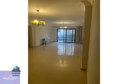 شقة - 3 غرف نوم - 2 حمامات للايجار في تاج سلطان - الطريق الدائري - القاهرة