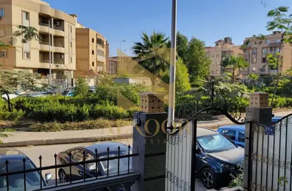 شقة - 3 غرف نوم - 2 حمامات للايجار في المحور المركزي - الحي الثامن - مدينة 6 أكتوبر - الجيزة