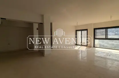 (بنتهاوس  (روف - 3 غرف نوم - 3 حمامات للبيع في كمبوند البروج - كمبوندات الشروق - مدينة الشروق - القاهرة