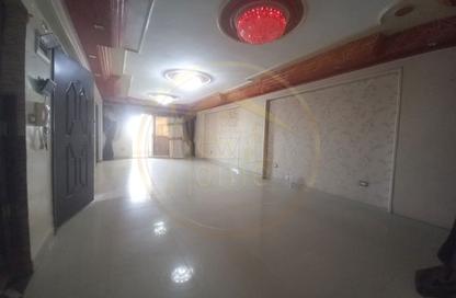 Apartment - 3 Bedrooms - 2 Bathrooms for sale in Al Nakib Sherif Ramzy St. - Hadara - Hay Wasat - Alexandria