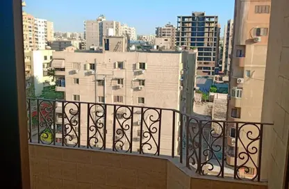 Apartment - 3 Bedrooms - 2 Bathrooms for rent in Al Lewaa Mahmoud St. - 10th Zone - Nasr City - Cairo