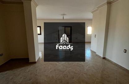 Apartment - 3 Bedrooms - 2 Bathrooms for rent in Doctor Ahmed Okasha St. - El Banafseg 6 - El Banafseg - New Cairo City - Cairo