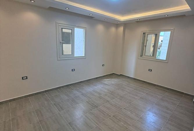 8088020 - Property Image 3