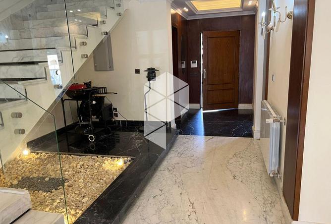 8081860 - Property Image 2