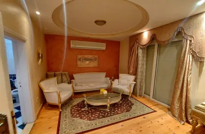 Villa - 6 Bedrooms - 4 Bathrooms for sale in Al Shorouk 2000 - El Shorouk Compounds - Shorouk City - Cairo