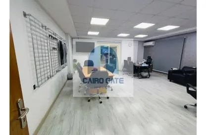 Office Space - Studio - 7+ Bathrooms for sale in Zahraa Al Maadi St. - Degla - Hay El Maadi - Cairo