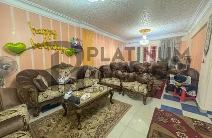 شقة - 3 غرف نوم - 2 حمامات للبيع في كامب شيزار - حي وسط - الاسكندرية