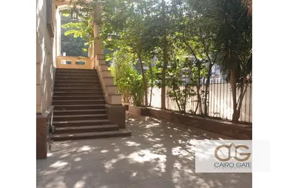فيلا - 8 غرف نوم - 8 حمامات للبيع في شارع عمارة اليمنى - الزمالك - القاهرة
