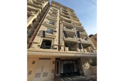 Apartment - 3 Bedrooms - 2 Bathrooms for sale in Sakaliya St. - 6th Zone - Nasr City - Cairo