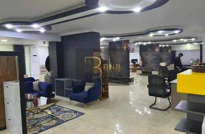 معرض - استوديو - 1 حمام للايجار في شارع مصطفي النحاس - المنطقة السادسة - مدينة نصر - القاهرة