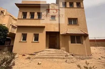 فيلا - 6 غرف نوم - 6 حمامات للبيع في رويال فالي - محور 26 يوليو - مدينة 6 أكتوبر - الجيزة