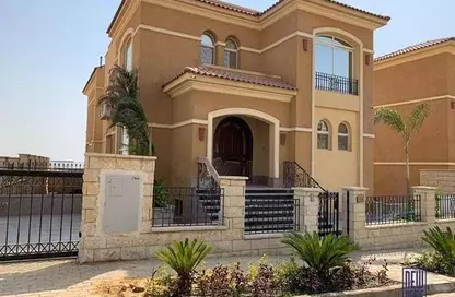 Villa - 5 Bedrooms - 2 Bathrooms for sale in Stone Park - 5th Settlement Compounds - The 5th Settlement - New Cairo City - Cairo