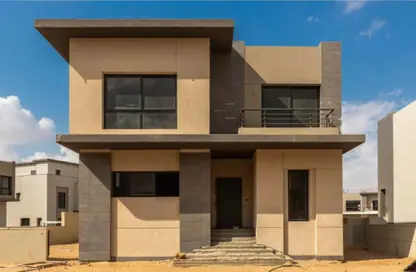 فيلا - 5 غرف نوم - 5 حمامات للبيع في سوان ليك قطامية - التجمع الاول - مدينة القاهرة الجديدة - القاهرة